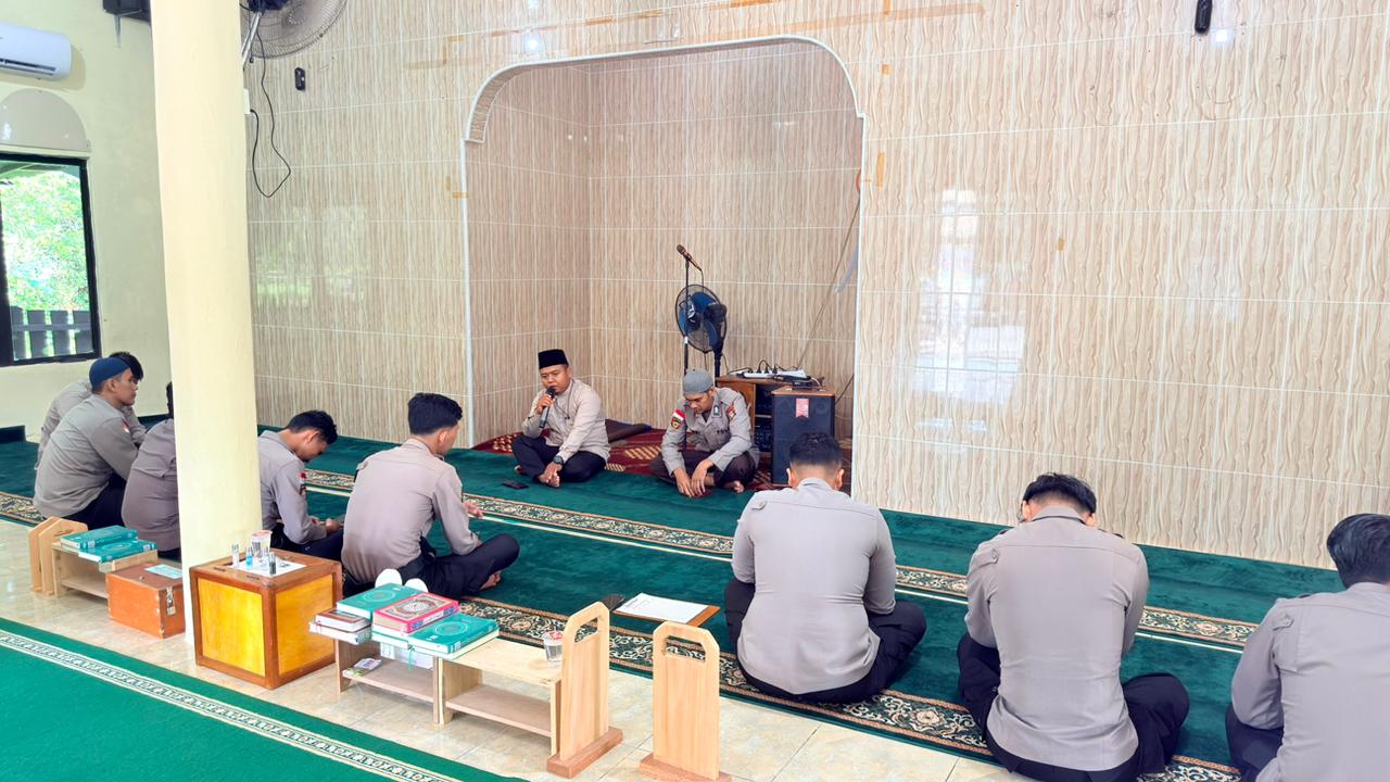 Sinergi Da'i Kamtibmas, Staf KUA Bunguran Timur Pimpin Pembinaan Rohani di Polres Natuna